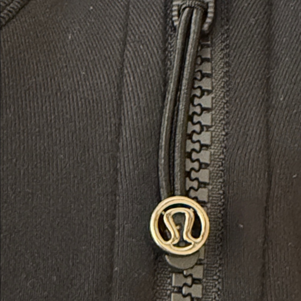Lululemon Women's Thumbholes Black Jacket Size 6 - Picture 6 of 7